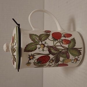Vintage St George Lidded Tea Mug from England